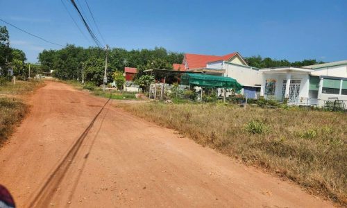 ACH bán đất gấp 3.500m2 giá 165 triệu, đất dân đông gần chợ
